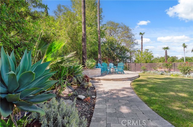 20283 Lorenzana Drive, Woodland Hills CA: https://media.crmls.org/medias/161c7d5e-4a6c-4d1a-81f0-11a3ab7f0f7f.jpg