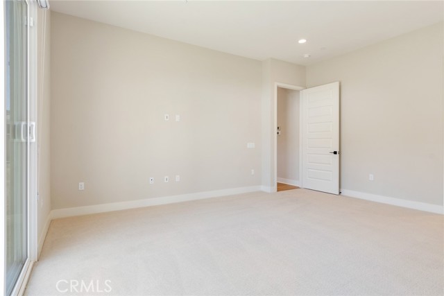 Detail Gallery Image 14 of 26 For 6548 Canyon Oaks Dr, Simi Valley,  CA 93063 - 4 Beds | 3/1 Baths