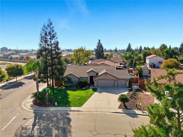 Detail Gallery Image 7 of 54 For 2431 S Cedar, Visalia,  CA 93292 - 3 Beds | 2 Baths