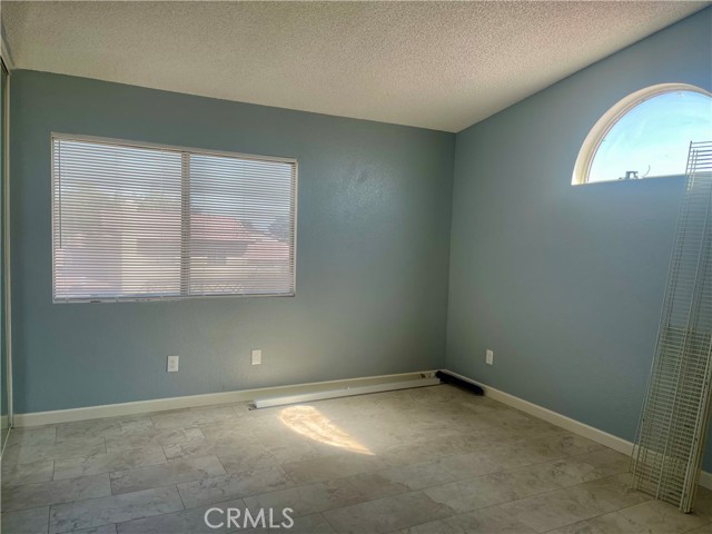 Detail Gallery Image 17 of 28 For 10850 Almond St, Adelanto,  CA 92301 - 3 Beds | 2/1 Baths