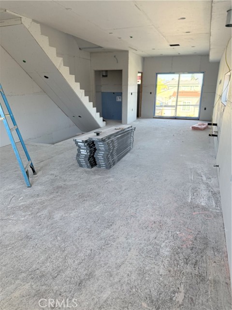 Detail Gallery Image 2 of 4 For 1282 S Leighton Ave., Los Angeles,  CA 90037 - 3 Beds | 3/1 Baths