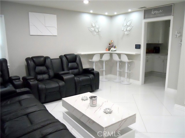 3071 N Crescent Avenue, San Bernardino CA: https://media.crmls.org/medias/161de41f-0241-40f4-8460-1e67ed09c4ab.jpg
