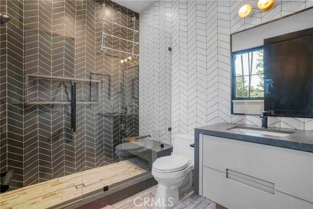 4961 Edgerton Avenue, Encino CA: https://media.crmls.org/medias/161e5749-466d-462c-82d6-56851da0d84e.jpg