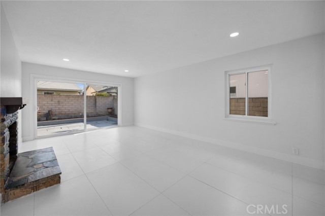 Detail Gallery Image 5 of 46 For 230 S Camellia, Anaheim,  CA 92804 - 4 Beds | 2 Baths