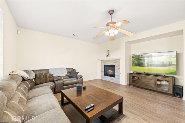 Detail Gallery Image 20 of 73 For 33926 Channel, Temecula,  CA 92592 - 4 Beds | 2/1 Baths