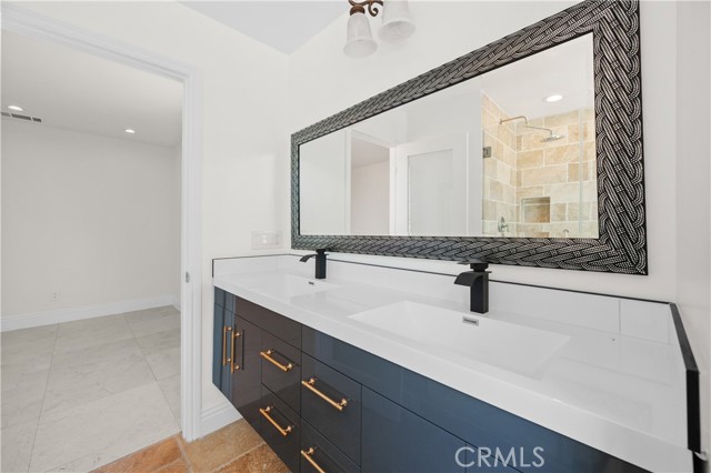 3856 Vista Linda Drive, Encino CA: https://media.crmls.org/medias/162124dc-489f-4865-bace-ff3270ef19cb.jpg