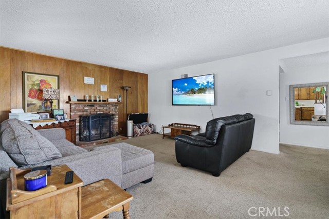 315 Hobbs Lane, Santa Maria CA: https://media.crmls.org/medias/16219bce-d715-44d9-acb5-b2b8609365a9.jpg