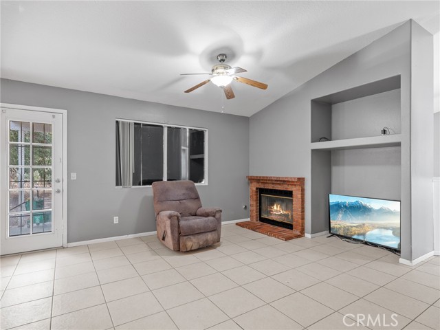 16409 Pauhaska Court, Apple Valley CA: https://media.crmls.org/medias/1621d758-0a44-4bed-9741-828459102579.jpg