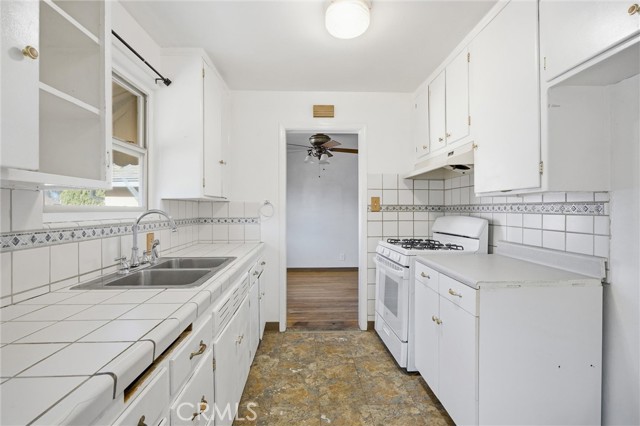 Detail Gallery Image 8 of 33 For 2609 Edwards, Bakersfield,  CA 93306 - 3 Beds | 1 Baths