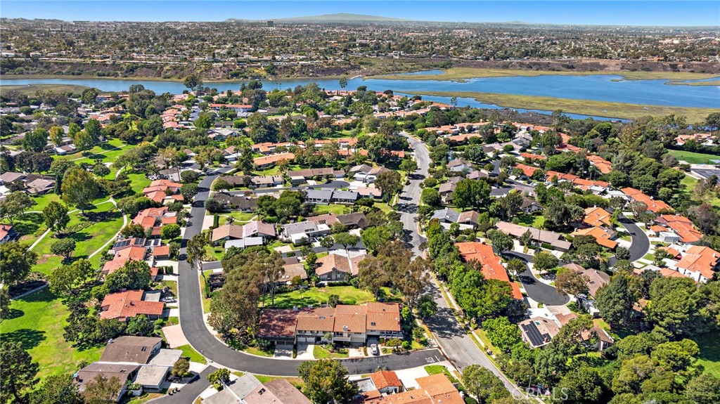 MLS #OC25221146 image #32