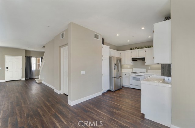 Detail Gallery Image 8 of 27 For 26332 Saint David St, Loma Linda,  CA 92354 - 4 Beds | 2/1 Baths