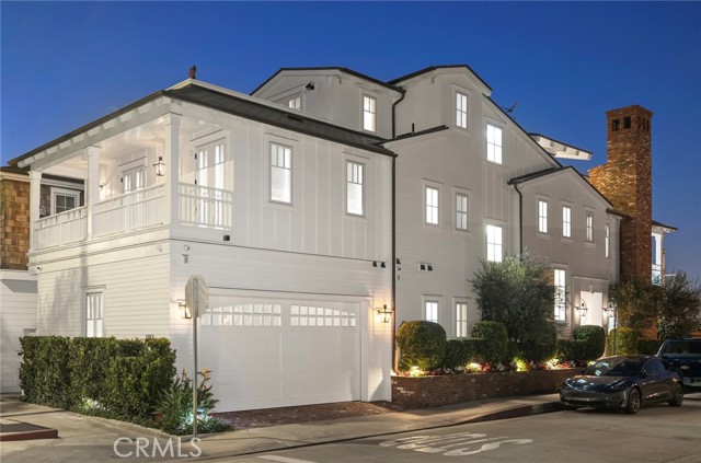 Detail Gallery Image 3 of 41 For 930 E Balboa Bld, Newport Beach,  CA 92661 - 3 Beds | 4/1 Baths