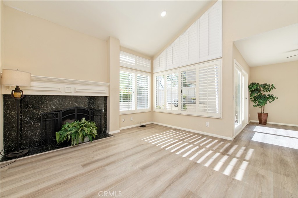 MLS #OC25251270 image #6