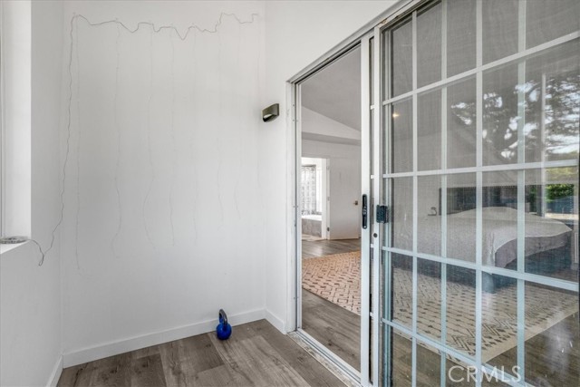 2481 S Bundy Drive, Los Angeles CA: https://media.crmls.org/medias/1625afdf-805f-4957-97b2-571207767b18.jpg