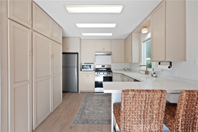 Detail Gallery Image 12 of 68 For 5168 Indian Ct, Oceanside,  CA 92057 - 2 Beds | 2 Baths