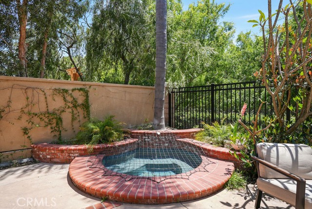 25 Belfort, Newport Coast CA: https://media.crmls.org/medias/16274e15-696a-46d9-81d6-604b7da06433.jpg