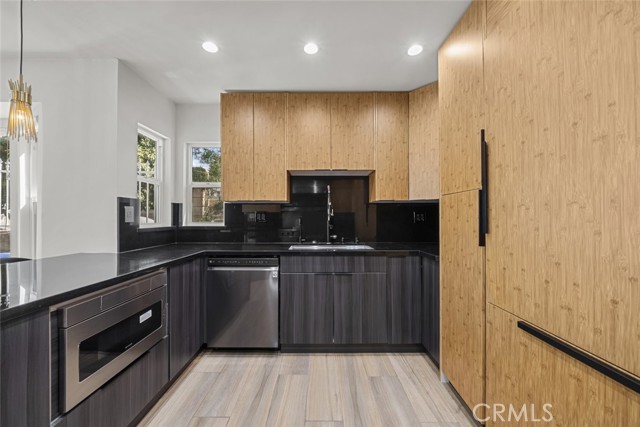 10341 Mcclemont Avenue, Tujunga CA: https://media.crmls.org/medias/1628bc6f-cc6a-4736-9335-df4000f79ce5.jpg