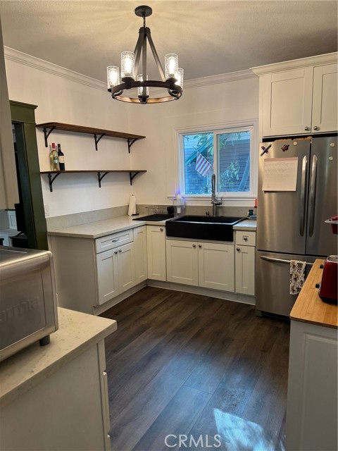 1355 N Gordon Street, Pomona CA: https://media.crmls.org/medias/1628d3f3-90a1-46b9-9b96-d088d13f9969.jpg