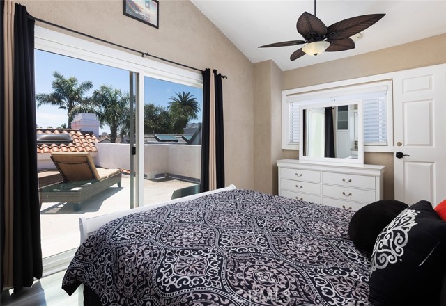 Detail Gallery Image 17 of 20 For 415 8th St, Huntington Beach,  CA 92648 - 3 Beds | 3/2 Baths
