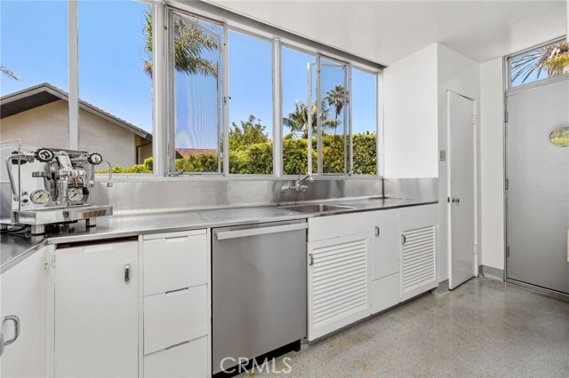 1400 Via Montemar, Palos Verdes Estates CA: https://media.crmls.org/medias/162aa57e-d9dc-4ccd-ad4f-c65ade9e08b4.jpg