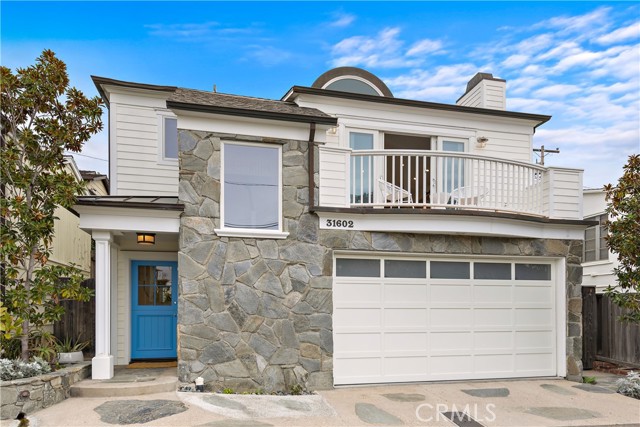 31602 Santa Rosa Drive, Laguna Beach CA: https://media.crmls.org/medias/162acad8-bea5-4c11-be02-dead94f876c2.jpg