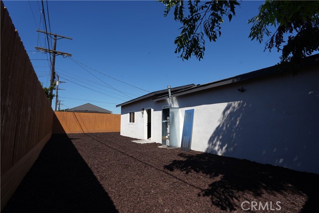 1850 W. 80th Street, Los Angeles CA: https://media.crmls.org/medias/162b9f4b-a0d5-4dd0-b39e-c15c6726b611.jpg
