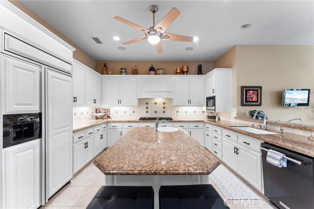 1522 Oakhill Court, Santa Ana CA: https://media.crmls.org/medias/162bb66a-e1be-4cb7-b910-52a323f7ebe1.jpg