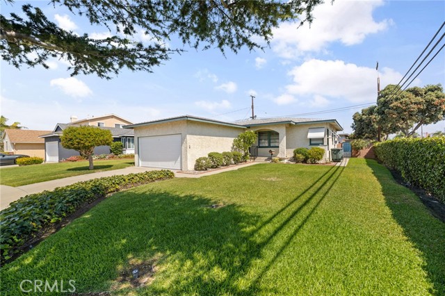6345 Bigelow Street, Lakewood CA: https://media.crmls.org/medias/162c2539-c98a-46c3-922f-e210ae3c45f0.jpg
