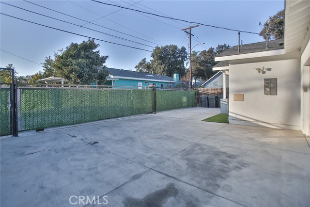 408 S Flower Street, Santa Ana CA: https://media.crmls.org/medias/162c75e2-f63f-49d2-8680-dd4627eb3a6d.jpg