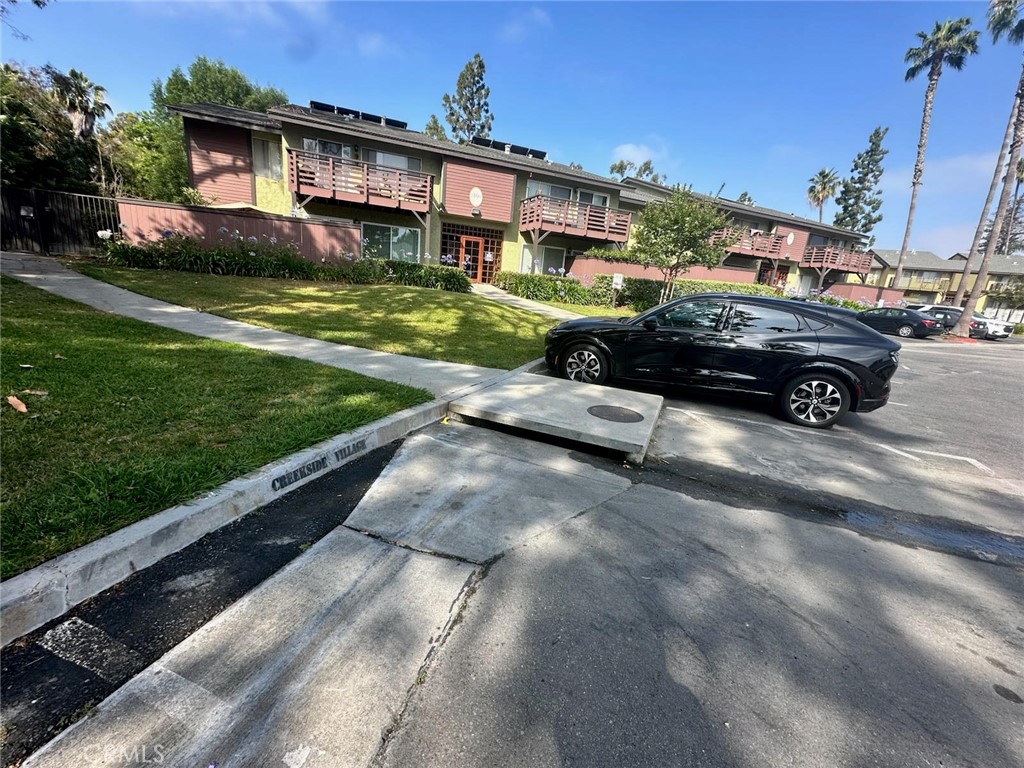 1480 W Lambert Road #284
