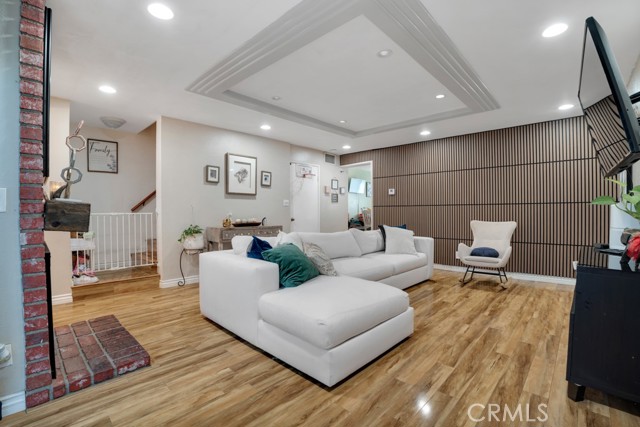 Front Image Thumbnail for CRSR26086695