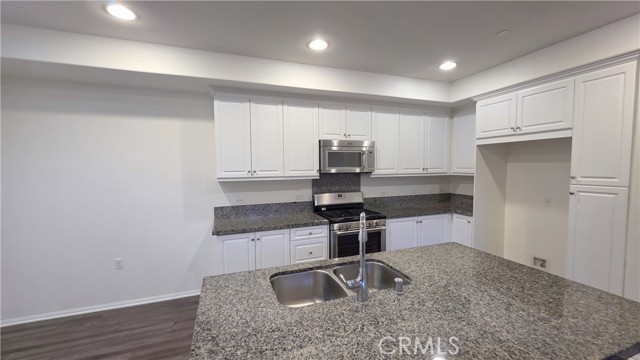 Detail Gallery Image 6 of 23 For 120 Olive Ave, Upland,  CA 91786 - 2 Beds | 2 Baths