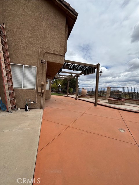 17092 Whispering Brook Way, Riverside CA: https://media.crmls.org/medias/162ebb43-6a43-436c-bdf7-781f59a55e80.jpg