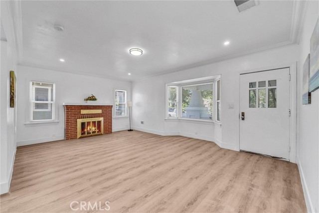 820 S Van Ness Avenue, Santa Ana CA: https://media.crmls.org/medias/162f9114-6c09-4a20-bbb2-4bbecd6e0790.jpg