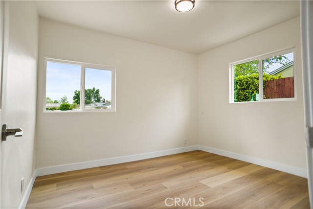 Detail Gallery Image 13 of 17 For 10324 Haskell Ave, Granada Hills,  CA 91344 - 3 Beds | 2 Baths