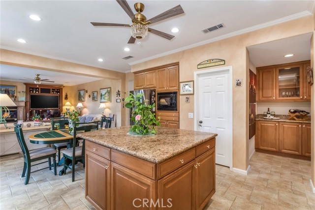 25808 Tennyson Lane, Stevenson Ranch CA: https://media.crmls.org/medias/1630357d-9f6d-4bdd-a4ba-5b44c1c4a2b9.jpg