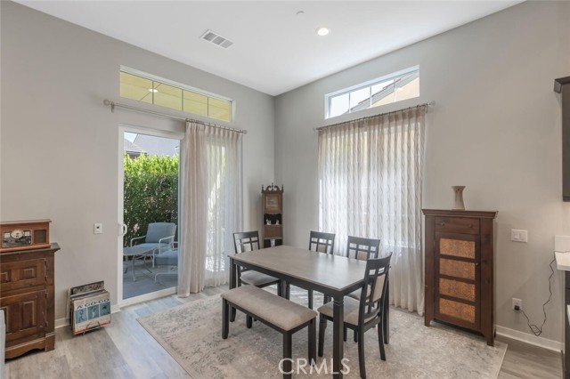Detail Gallery Image 7 of 47 For 25124 Limetree Ln, Canyon Country,  CA 91387 - 2 Beds | 2/1 Baths