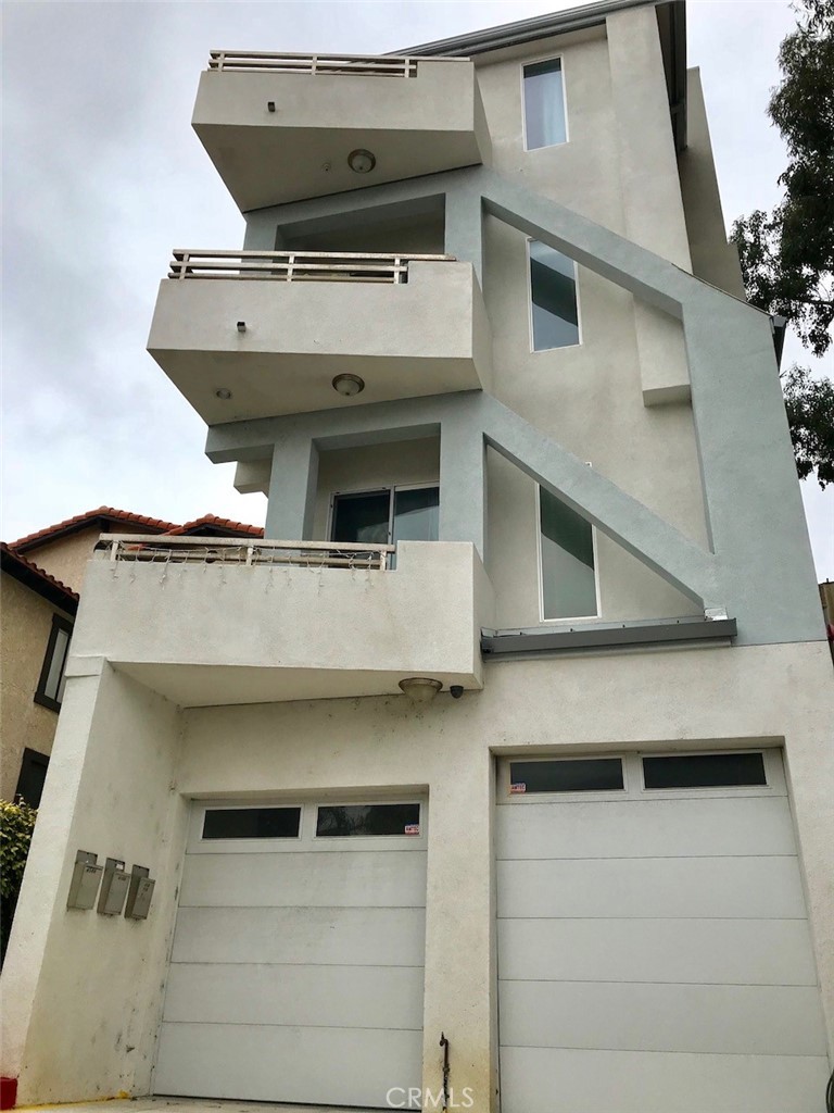 408 Avenida Santa Barbara #B3