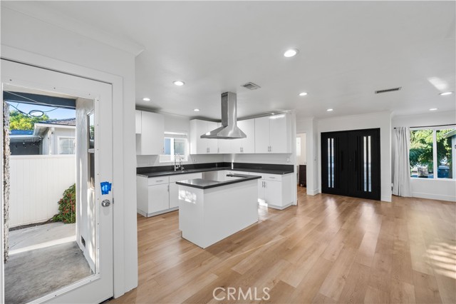 6653 Belmar Avenue, Reseda CA: https://media.crmls.org/medias/1630cebb-d4c8-46dd-8391-ae729ec00b2d.jpg