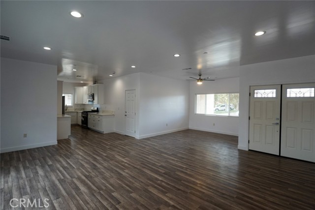 Detail Gallery Image 9 of 31 For 10304 Primrose Ave, Hesperia,  CA 92345 - 3 Beds | 2 Baths