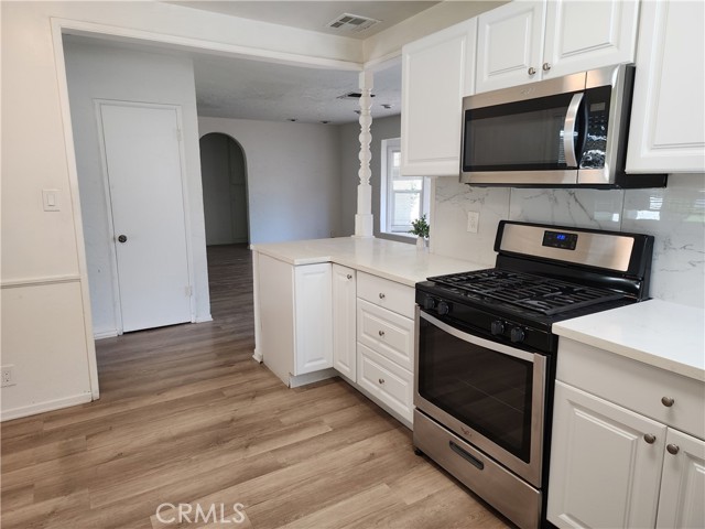 6446 Mclennan photo 8