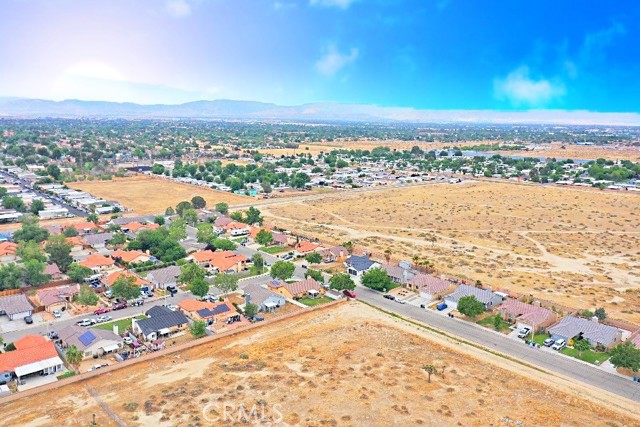 45463 17th E Street, Lancaster CA: https://media.crmls.org/medias/163121a5-ca12-45e0-b15a-09bd645de6d5.jpg