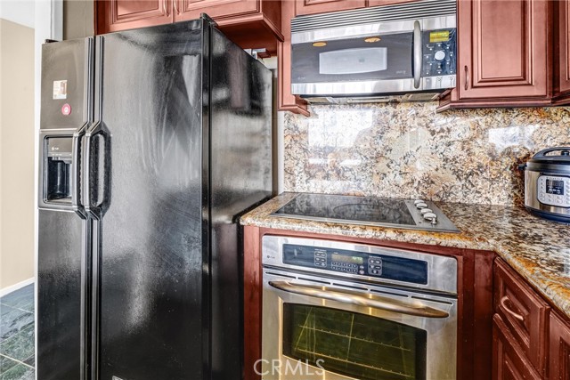 Detail Gallery Image 9 of 27 For 969 Hilgard Ave #706,  Los Angeles,  CA 90024 - 1 Beds | 1 Baths