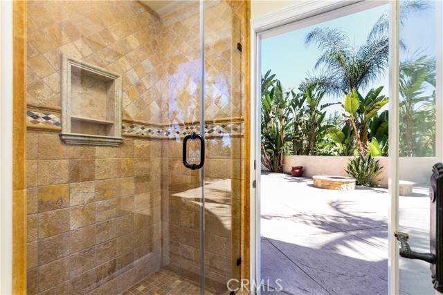 Detail Gallery Image 15 of 38 For 19554 Wells Dr, Tarzana,  CA 91356 - 5 Beds | 6 Baths