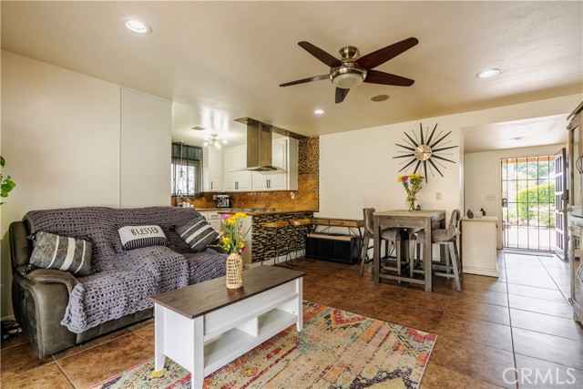 Detail Gallery Image 12 of 40 For 19264 Casmalia St, Rialto,  CA 92377 - 3 Beds | 2 Baths