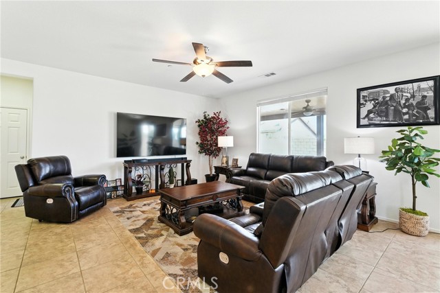 7043 W Avenue L5, Lancaster CA: https://media.crmls.org/medias/16336fbf-a17a-424d-a857-16a538deefaf.jpg