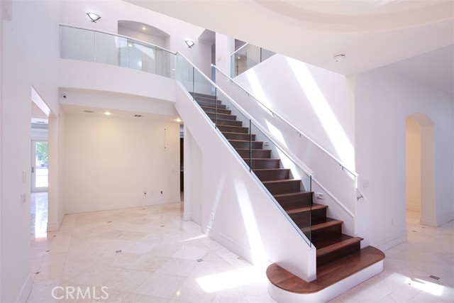 801 S Michillinda Avenue, Pasadena CA: https://media.crmls.org/medias/1633f747-d66b-4bb9-b5d6-861635ccb0cf.jpg