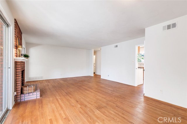 6831 Coronado Way, Riverside CA: https://media.crmls.org/medias/16346df3-c370-425f-8c60-dd1a4996eb70.jpg