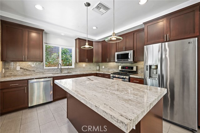 5905 Old Wheeler Road, La Verne CA: https://media.crmls.org/medias/16353d85-ea35-4698-a538-a57e91c3b1a6.jpg