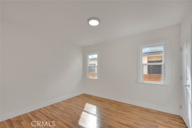547 W 106th Street, Los Angeles CA: https://media.crmls.org/medias/16363b6a-0603-41d2-865e-ca383a34eb27.jpg